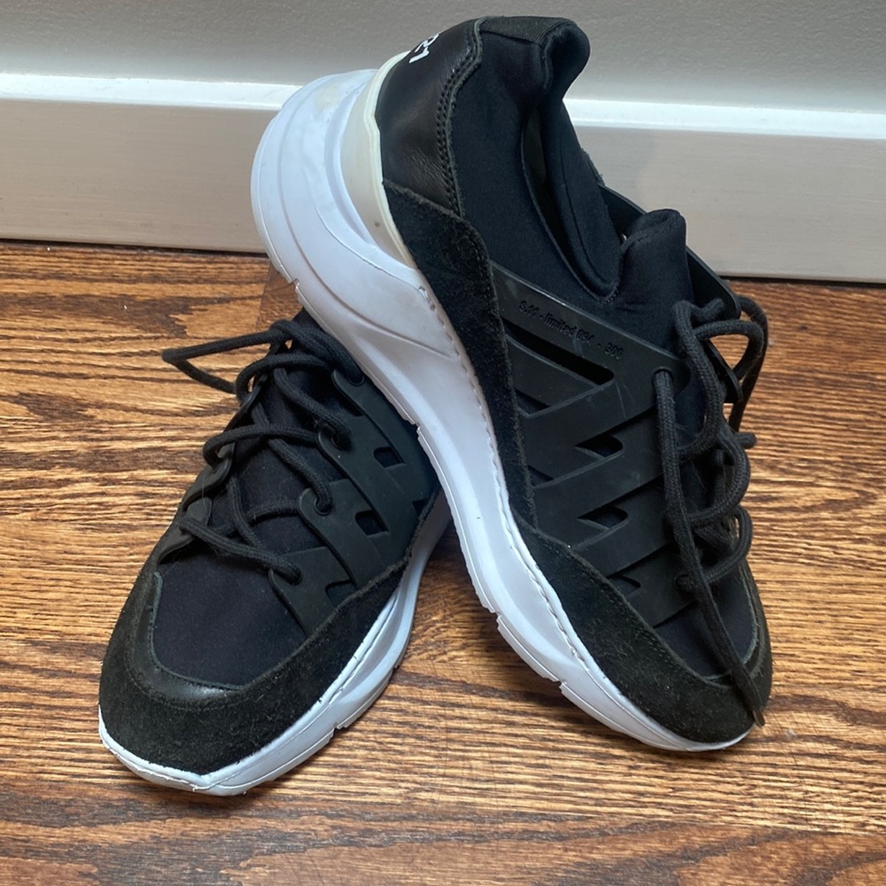 PS 821 Black Bolt Sneaker, 39